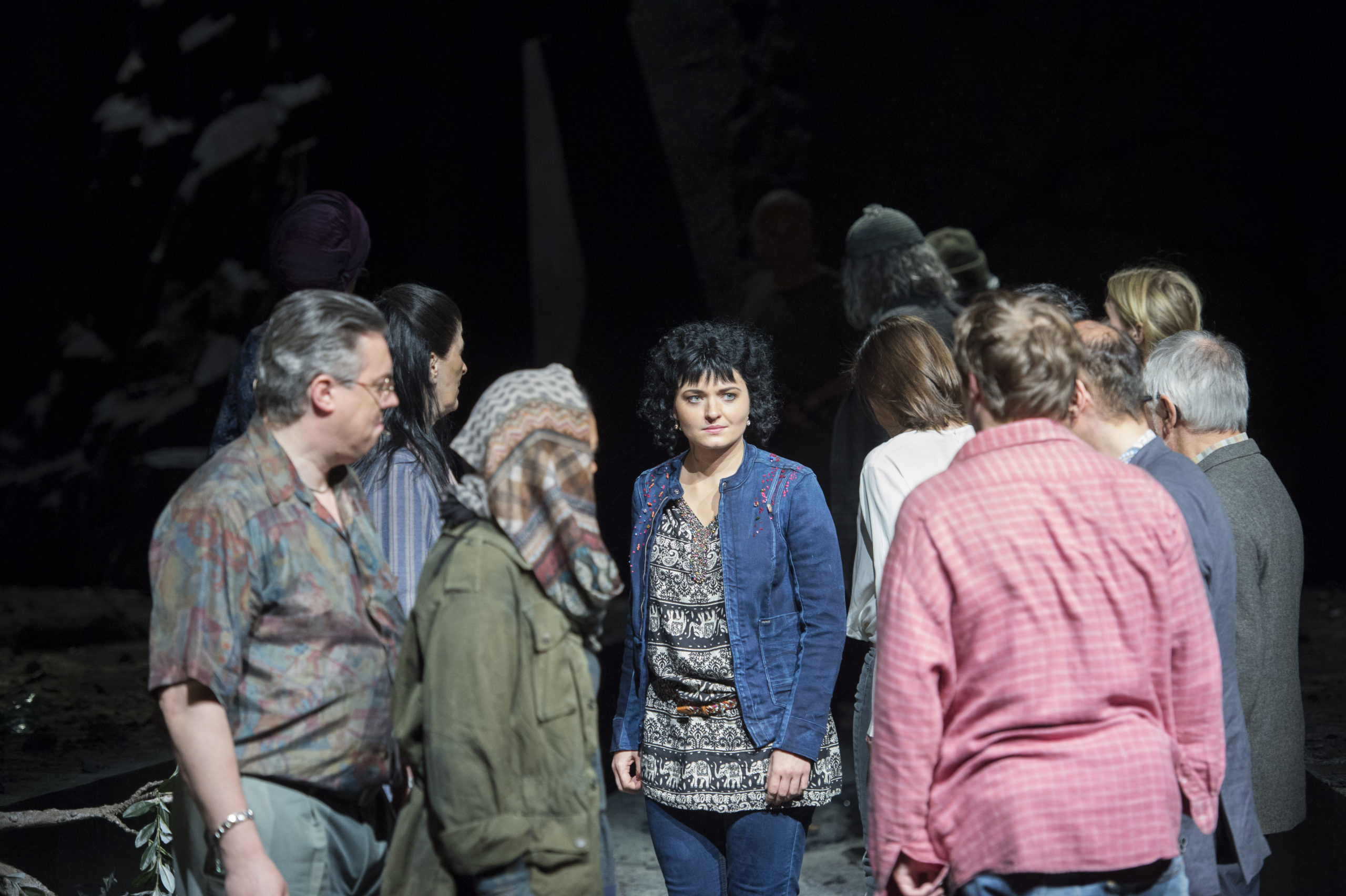 L. Navok "An unserem Fluss" (Oper Frankfurt, 2015 - Foto: Monika Rittershaus)